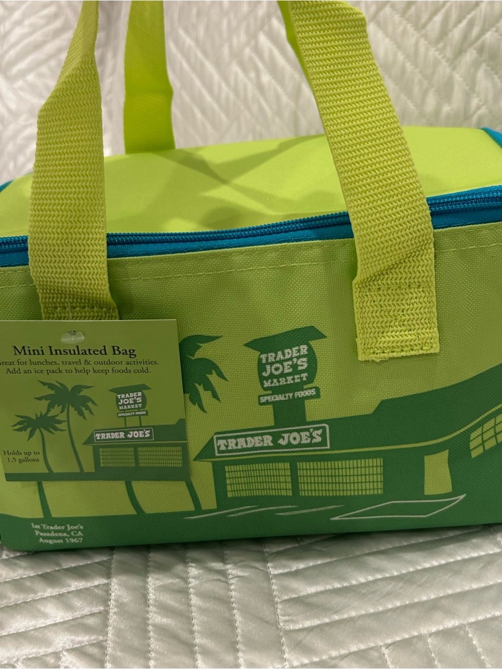 Trader Joe's Lime Green Insulated Lunch Bag, 2026 New Summer Collection